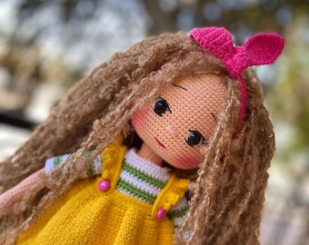 Muñeca rizada de ganchillo en venta, muñeca terminada en amigurumi, regalo de nieta, muñeca princesa, muñeca de peluche hecha a mano, regalo para ella, regalo de cumpleaños