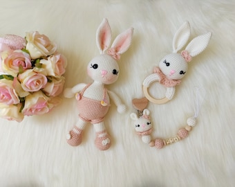 Personalizable baby gift, Easter Crochet baby set, Crochet bunny rattle and pacifier chain set, Babyshower gift, Amigurumi Stuffed bunny