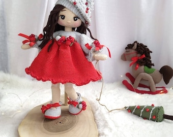 Muñeca vestida de rojo, regalo de Navidad, muñeca amigurumi terminada a la venta, regalo para nieta, muñeca de gran tamaño.