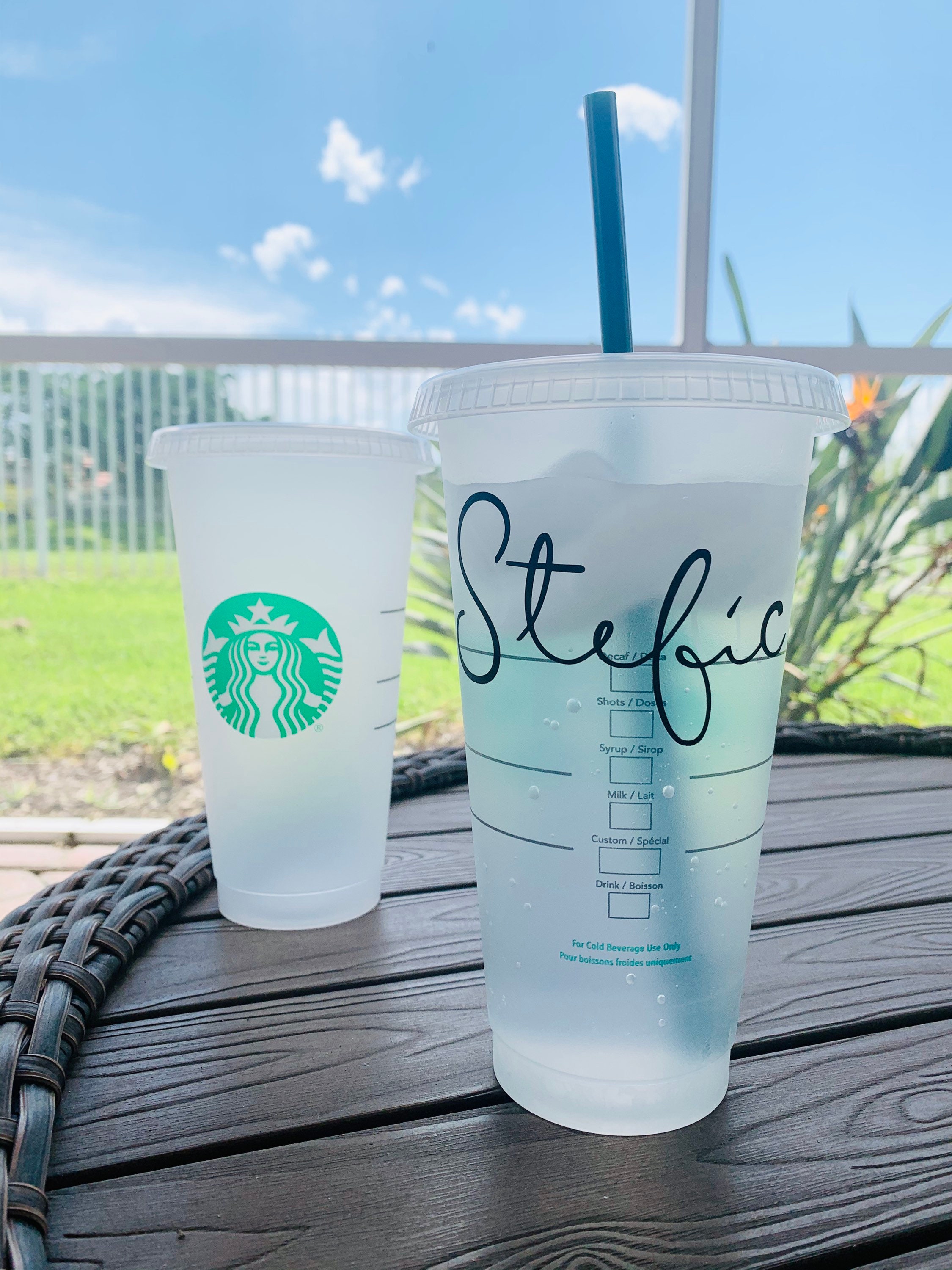 Starbucks 30 oz Cold Drink Clear Cups - Case of 10/27 count (270 cups) ~
