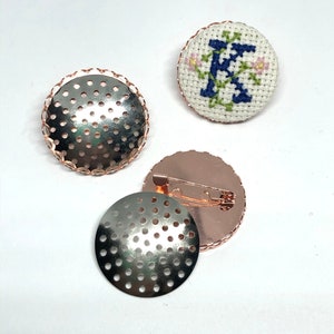 Geschulpte roségouden geschulpte lege kruissteek- of borduurbroches - set van 3 | Naaibare reversspeld camee | Gestikte minilijst voor sieraden