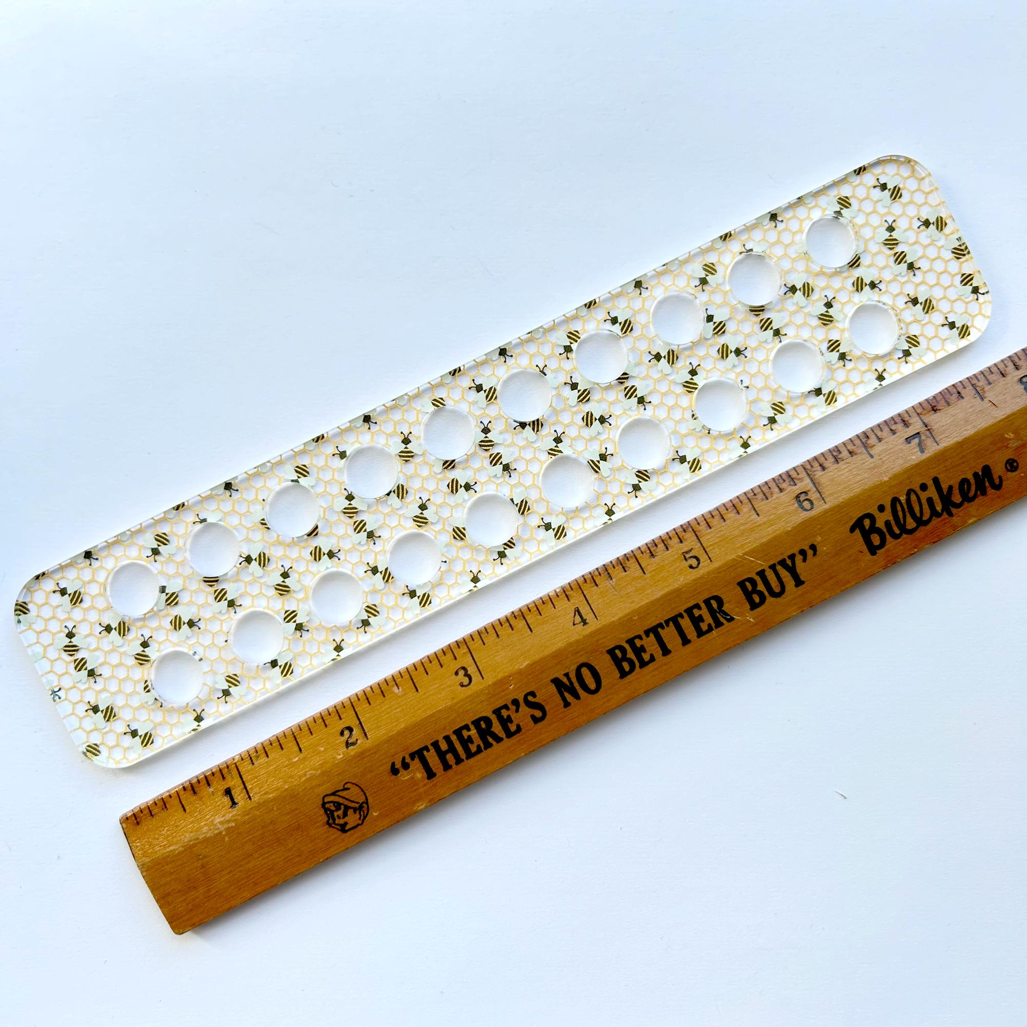 Acrylic Bees & Honeycomb Embroidery Floss Organizer for 20 Colors ...