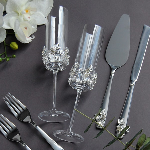 Wedding champagne flutes and cake server set