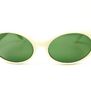 Original vintage 60s womens sunglasses not used