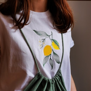 Lemon t-shirt, Lemon Fruit Tee, Lemon Flower Top, Embroidery on Cotton T-Shirt, Lemon Lover Gift, Lemon T-Shirt, Fruit Tee, Summer Top