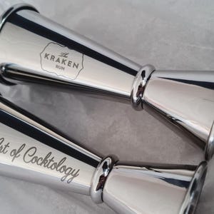 Gepersonaliseerde roestvrijstalen jigger / spirit-maat - valentijnscadeau, cadeau voor thuisbarman | Professionele mixoloog: mama, nan of oma afbeelding 7