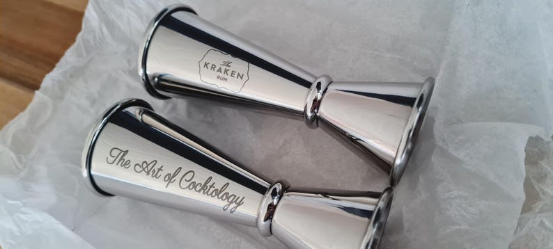 Gepersonaliseerde roestvrijstalen jigger / spirit-maat - valentijnscadeau, cadeau voor thuisbarman | Professionele mixoloog: mama, nan of oma afbeelding 7