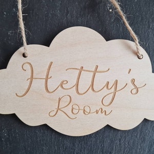 Signo personalizado de la puerta de los niños - signo personalizado del dormitorio con forma de nube signo del dormitorio de los niños signo - signo de la habitación del bebé del signo de la guardería CL1