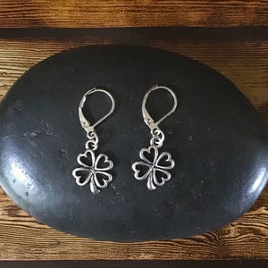 Four Leaf Clover Earring, Lucky Clover Jewellery, Lucky Charm, Good Luck Gift, Good Luck Charm, Silver Dangle Earrings, Minimalist Jewellery