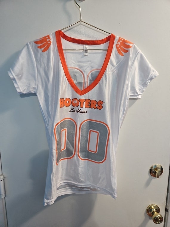NWOT Hooters large jersey