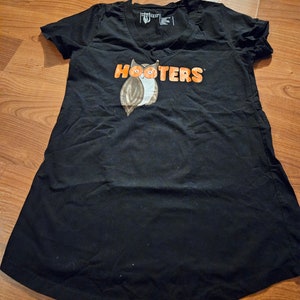 Hooters small oversized T-shirt