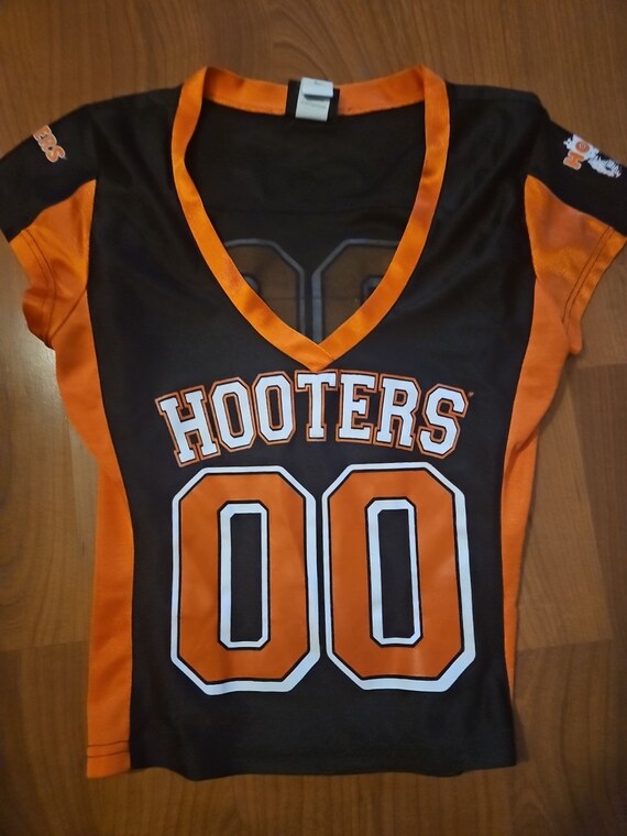 Hooters xs jersey - image 4