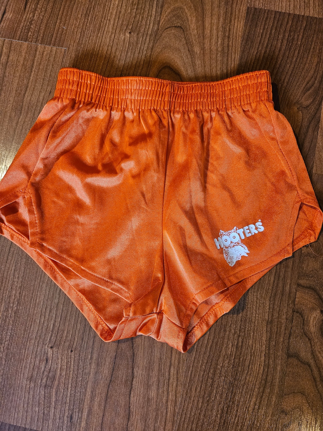 【美品】【激レア】HOOTERS タンクトップとショートパンツ セット 2026年最新】HOOTERSタンクトップの人気アイテム - メルカリ