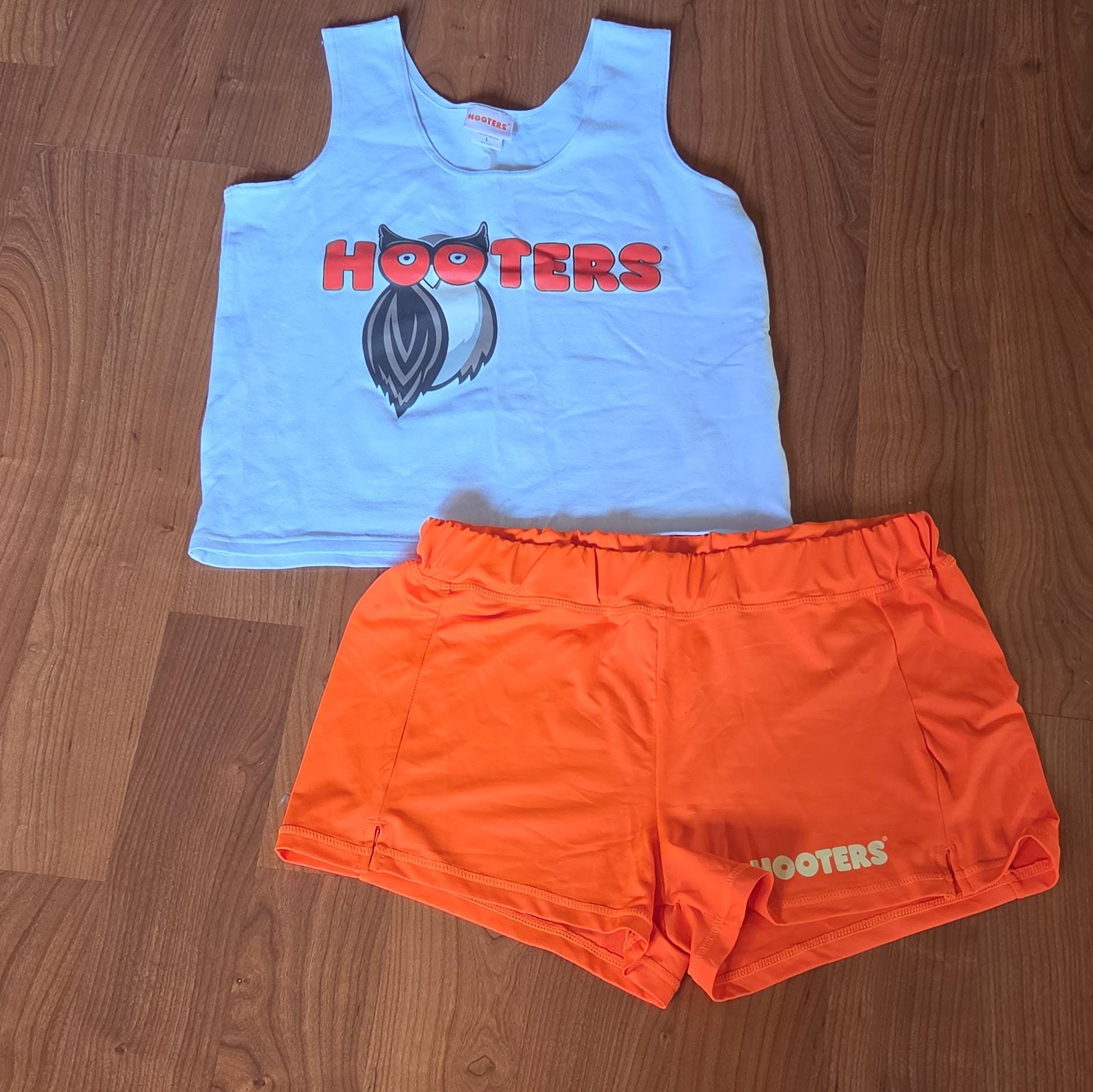 Hooters uniform - Etsy 日本