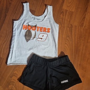 Hooters uniform - Etsy 日本
