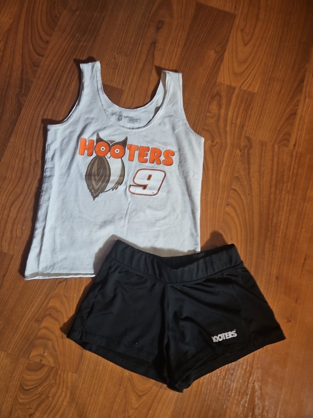 Hooters uniform - Etsy 日本
