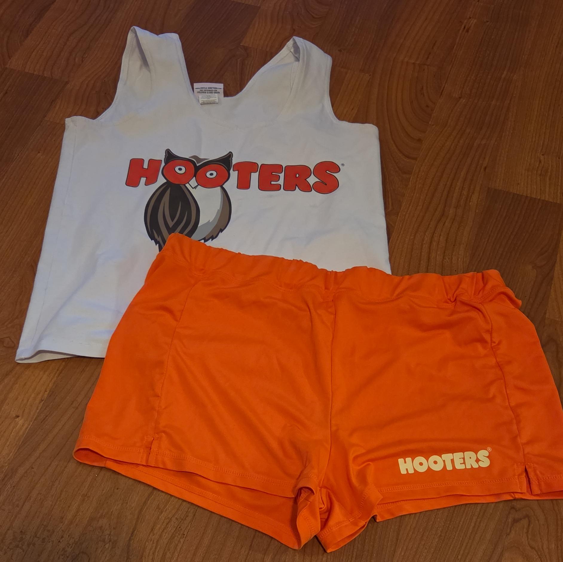 Hooters uniform - Etsy 日本