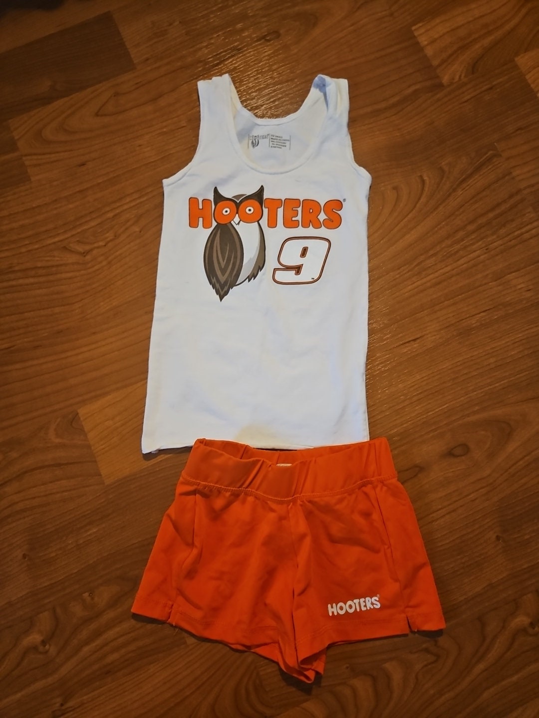 Hooters uniform - Etsy 日本