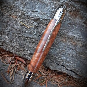 Burgeroorlog replica pistool met de hand gedraaide Tsjetsjeense wortel cadeaupen