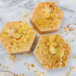 Bee Happy Wax Melts | Oatmeal Milk and Honey Wax Melts | Bee Decor | Shimmering Wax Melts
