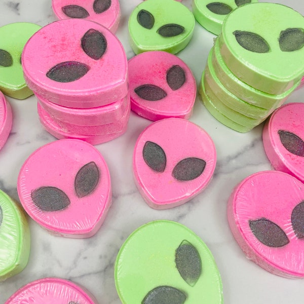 Alien Bath Bomb | Little Green Man | Neon Pink | UFO