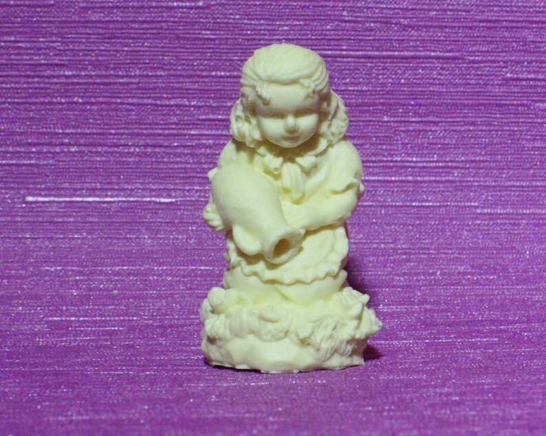 1 PCS fountain Girl with a jug miniature doll house. image 0