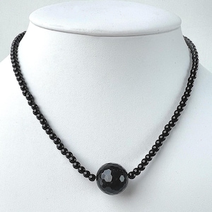 Natuurlijke onyx choker, choker met kralen, natuurlijke zwarte onyx, grote centrale gefacetteerde kraal, natuurstenen ketting, sterlingzilver, handgemaakt