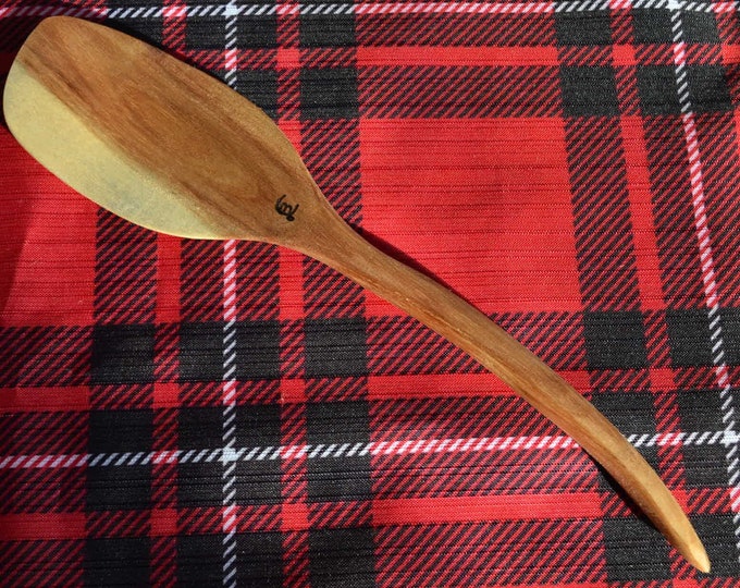 handmade wooden spurtle kitchen utensil of Acacia wood for stirring and mixing