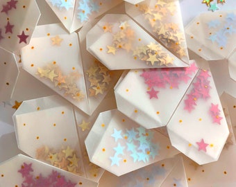 12 corazones origami Oro Blanco Rojo - Corazones de papel, decoración de mesa, decoración de pared, decoración fiestas. Worthwhile Hearts