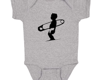 Body de bebé surfero: diseño de pañal con broche de surf