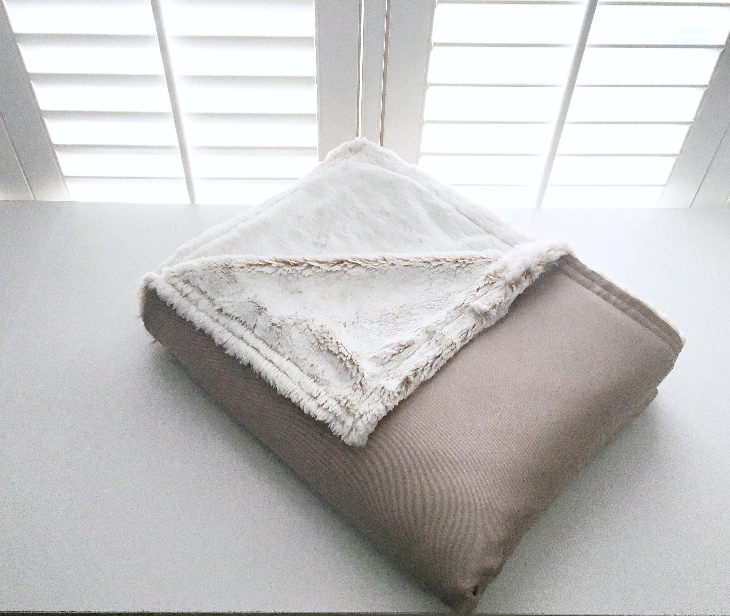 Sand/White Frost Weighted Blanket