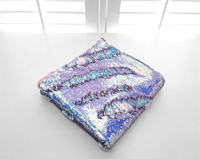 Shiney opal/matte opal Reversible Sequin Weighted Lap Pad