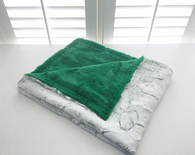 Spearmint/White Frost Hide Weighted Blanket