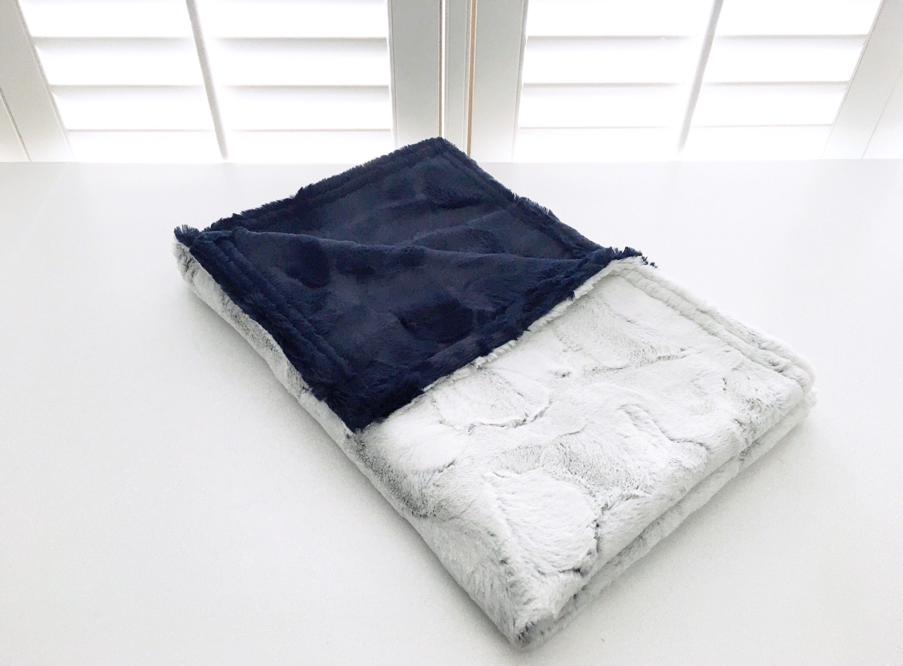 Navy/White Frost Hide Weighted Blanket