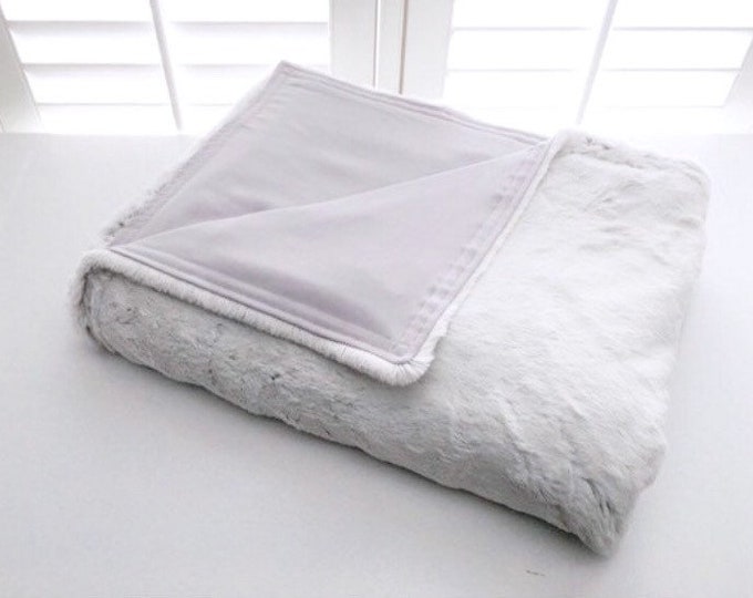 Light Gray Tencel/Minky Cooling Weighted Blanket L34”xW28” 2lbs