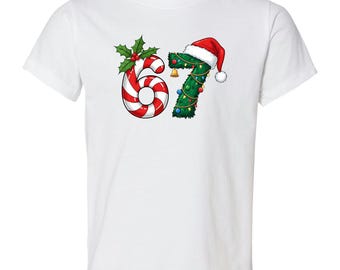 Camiseta juvenil blanca de manga corta con rayas navideñas y árbol (talla 6-7)