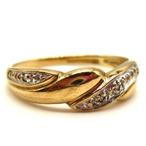 Anillo cruzado de diamantes con engaste de ilusión de oro amarillo y blanco, talla 6