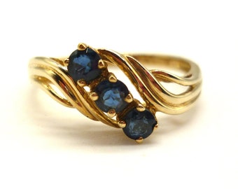 Vintage 3 Stone Sapphire Ring Size 7.5