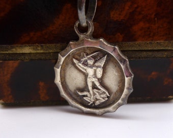 St. Michael Medaille an Silberkette
