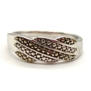 Silver Band with Textured Dot Pattern and 3 Little Orange Gemstones Size 8.5