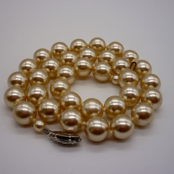 Ciro Vintage Pearl Necklace with Diamante Clasp