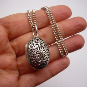 Vintage Solid Silver Oval Filigree Locket on Curb Chain image 2