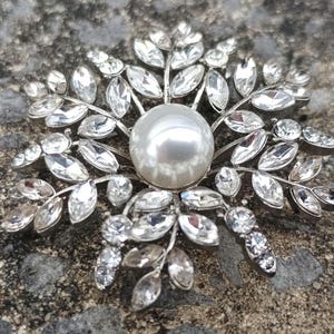 CZ Rhinestone Rhodium Plated Silver Tone Flower Brooch/Pendant, Diamante Cluster, Sparkling Jewelry, Elegant Costume Design, Cubic Zirconia