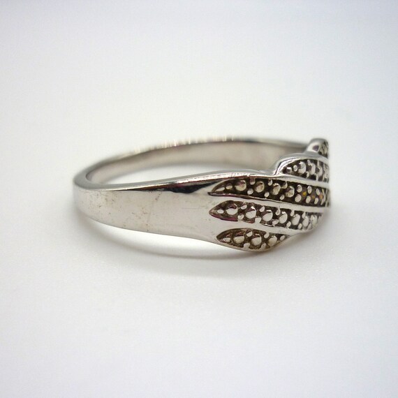 Silver Band with Textured Dot Pattern and 3 Littl… - image 3