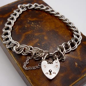Silber Charm Armband mit Herz Vorhängeschloss Verschluss, 1974 Sterling Kettenglied Briacelet
