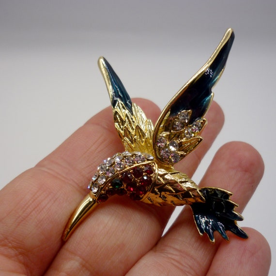 Broche Vintage Colibri Avec Améthyste – Couleur Argentée, Parfaite Pour Ajouter Une Touche Rétro