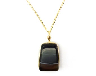 Vintage Banded Agate Pendant on 9ct Gold Curb Chain