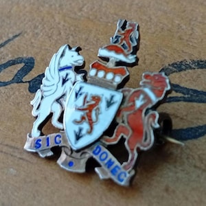 Antike Sterling Silber Emaille Brosche: Wappen des Herzog von Sutherland, 1931