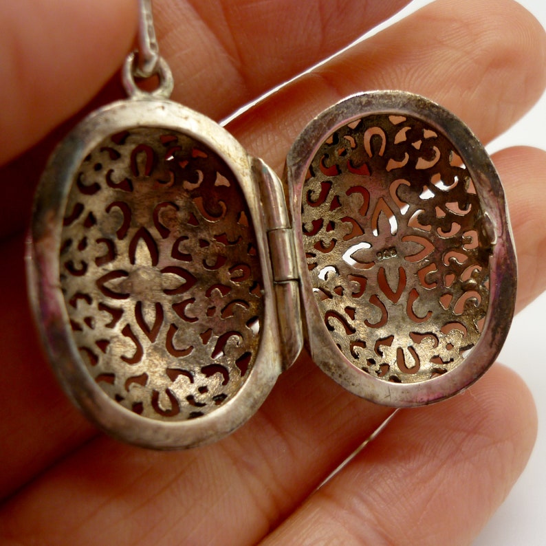 Vintage Solid Silver Oval Filigree Locket on Curb Chain image 6