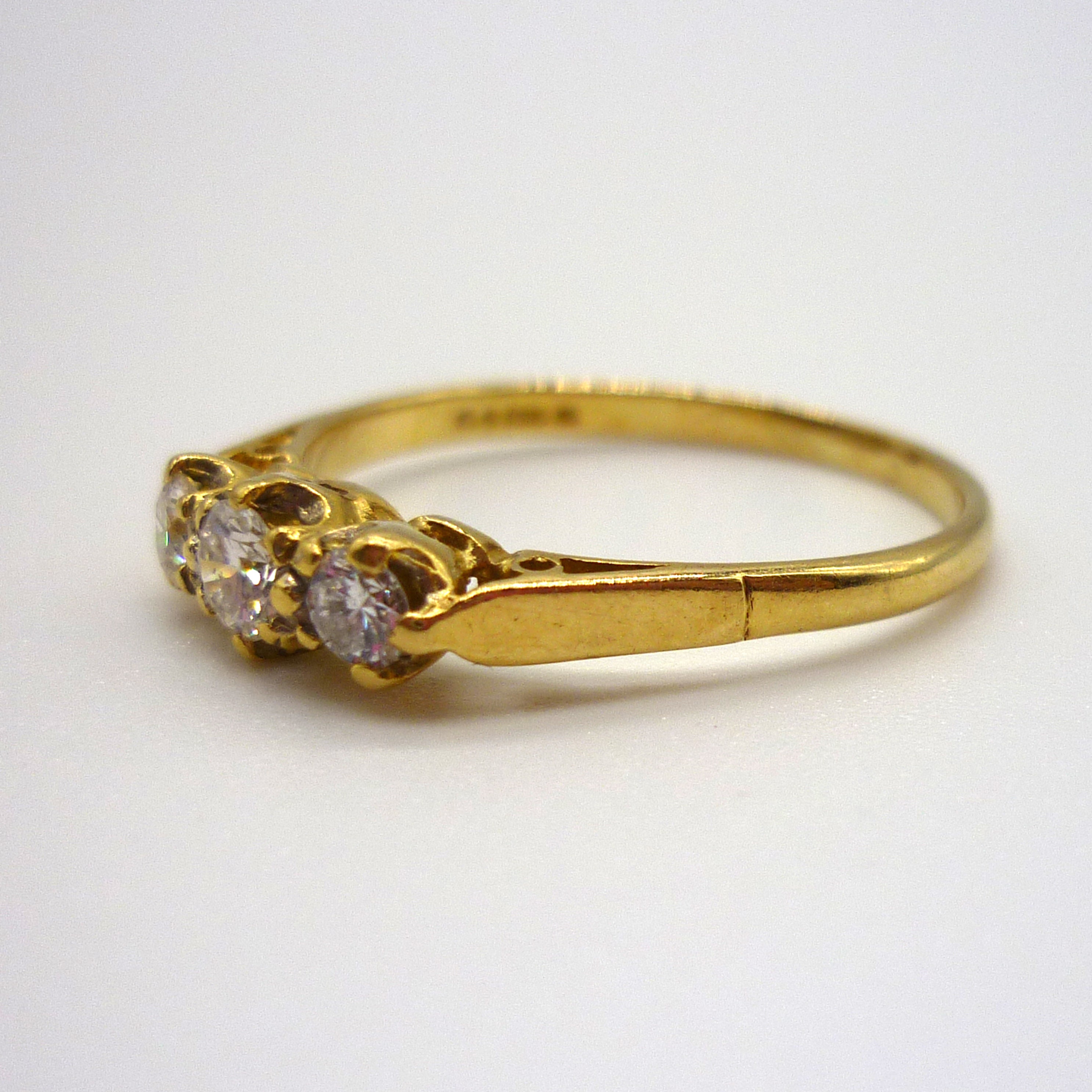 18k Yellow Gold 3 Stone 0.2ct Diamond Ring Size 6.25 - Etsy UK